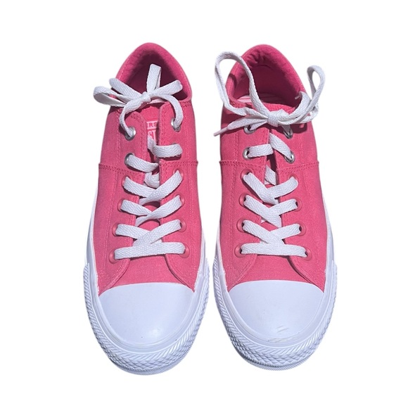 Converse Chuck Taylor women’s strawberry jam low tops. NWOT. Size 8. - Picture 2 of 5